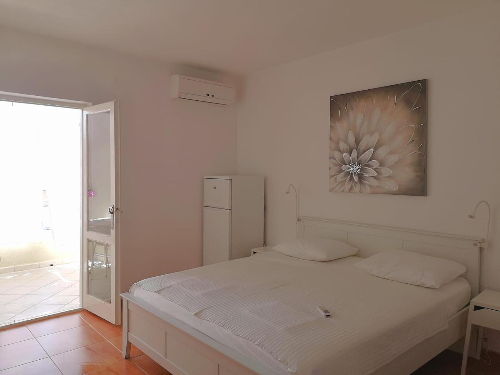 Apartments Angela Makarska Rum bild